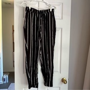 DR2 black and white stripe stretch dress pants, small